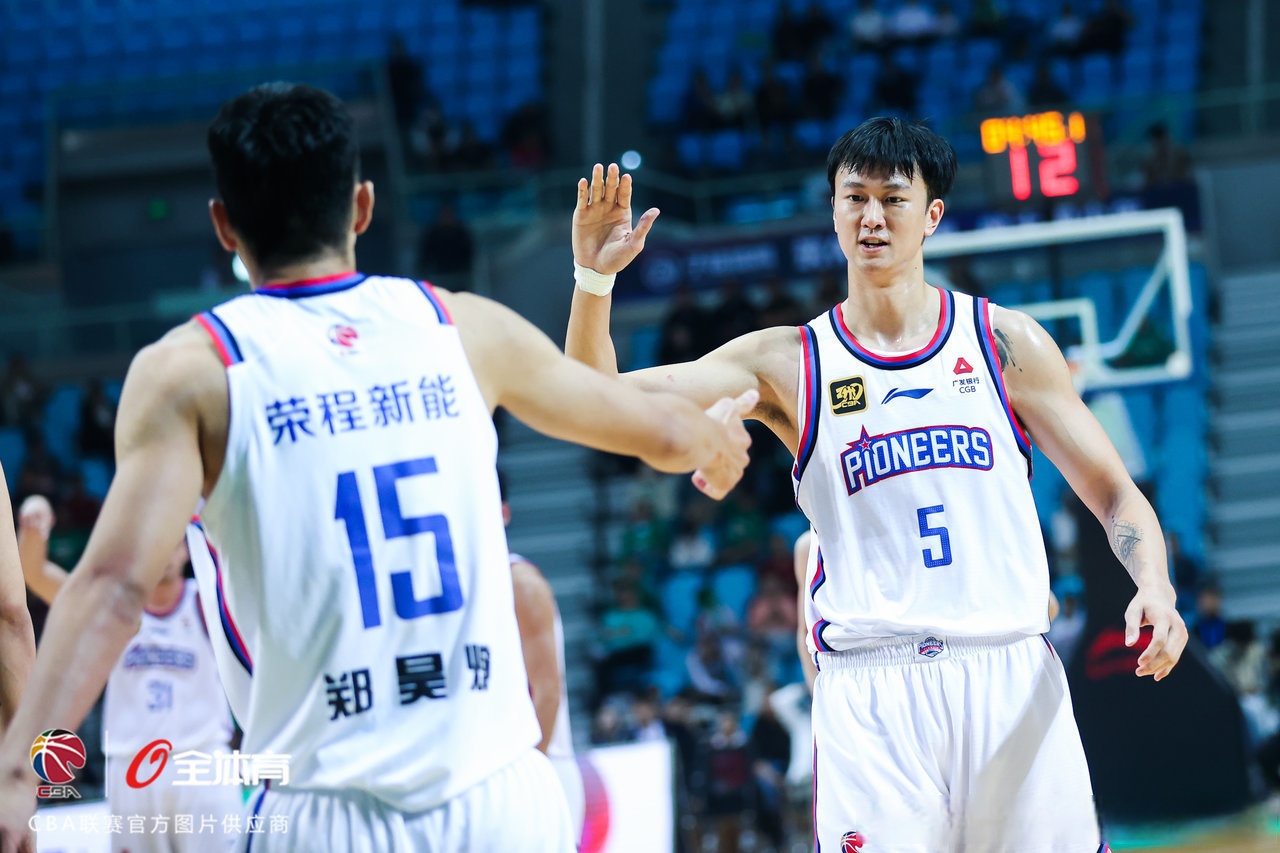 关于中超今晚走向成谜，辽宁本钢主帅复盘，球迷炸锅，资深球员宣示担当的信息