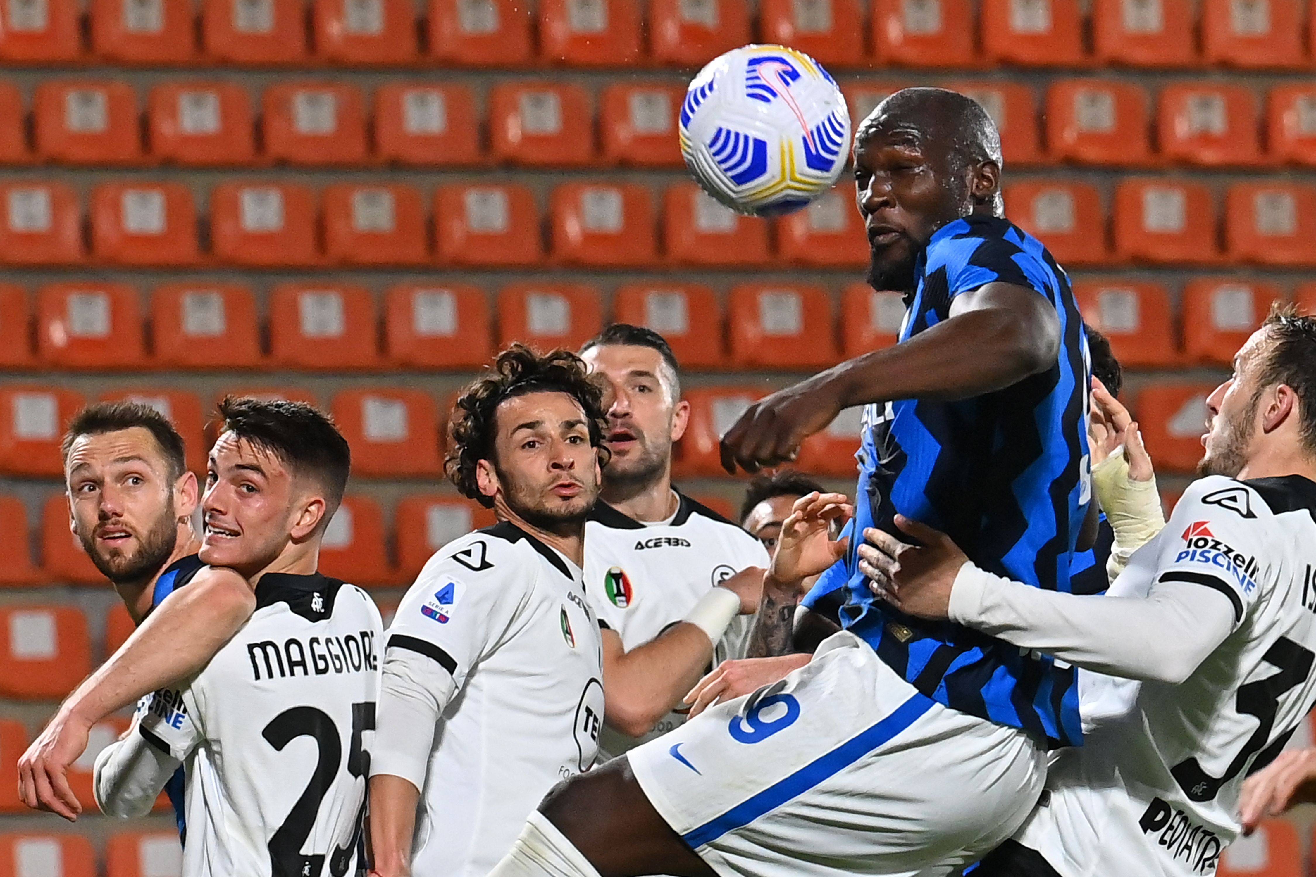 包含集结日里尔止住颓势——意甲节点到来，态度坚定，临场指挥获称赞的词条